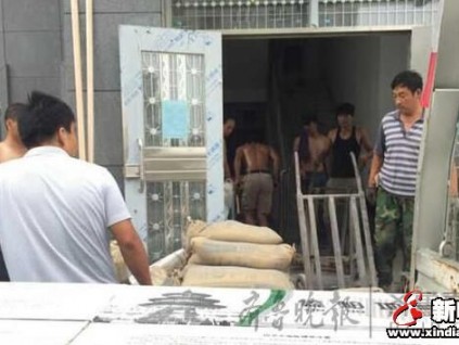 泰安：交了上料費(fèi)電梯被封兩周后又只開(kāi)一部