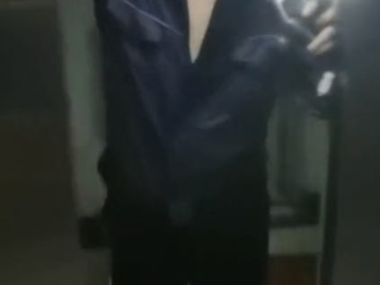 終于有人被電梯維修工感動(dòng)了！女子被困電梯維修人員冒雨趕來營(yíng)救！