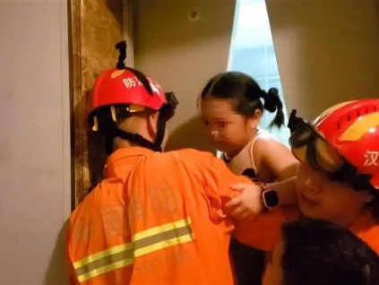 5歲女孩被困電梯，接下來的求救操作亮了