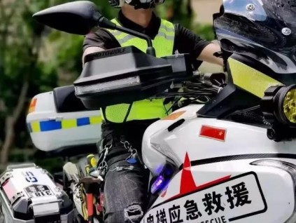 這么拉風(fēng)的電梯搶修救援車，每個(gè)電梯人都需要配一輛！