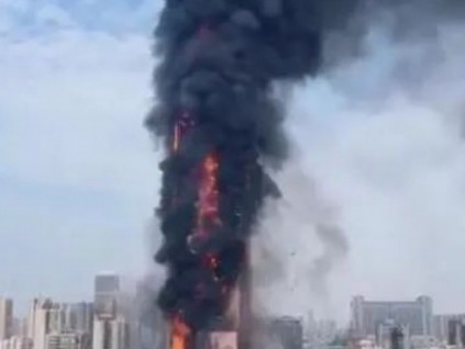 總高218米長沙電信大樓發(fā)生火災，火災時不要使用電梯！