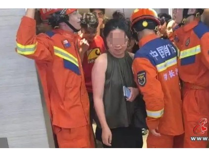 湖南長(zhǎng)沙一電梯因卡入異物突發(fā)故障發(fā)生困人事故