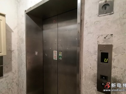 杭州某小區(qū)出現(xiàn)電梯急降安全隱患 業(yè)主們有點提心吊膽