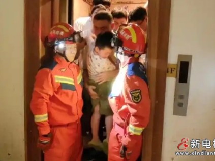 湖南長沙某大樓4樓貨梯運(yùn)行系統(tǒng)負(fù)荷過大發(fā)生故障，導(dǎo)致20人被困