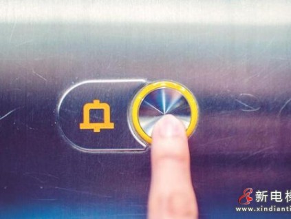 電梯緊急報警裝置長期失靈 江蘇南通電梯維?！白哌^場”